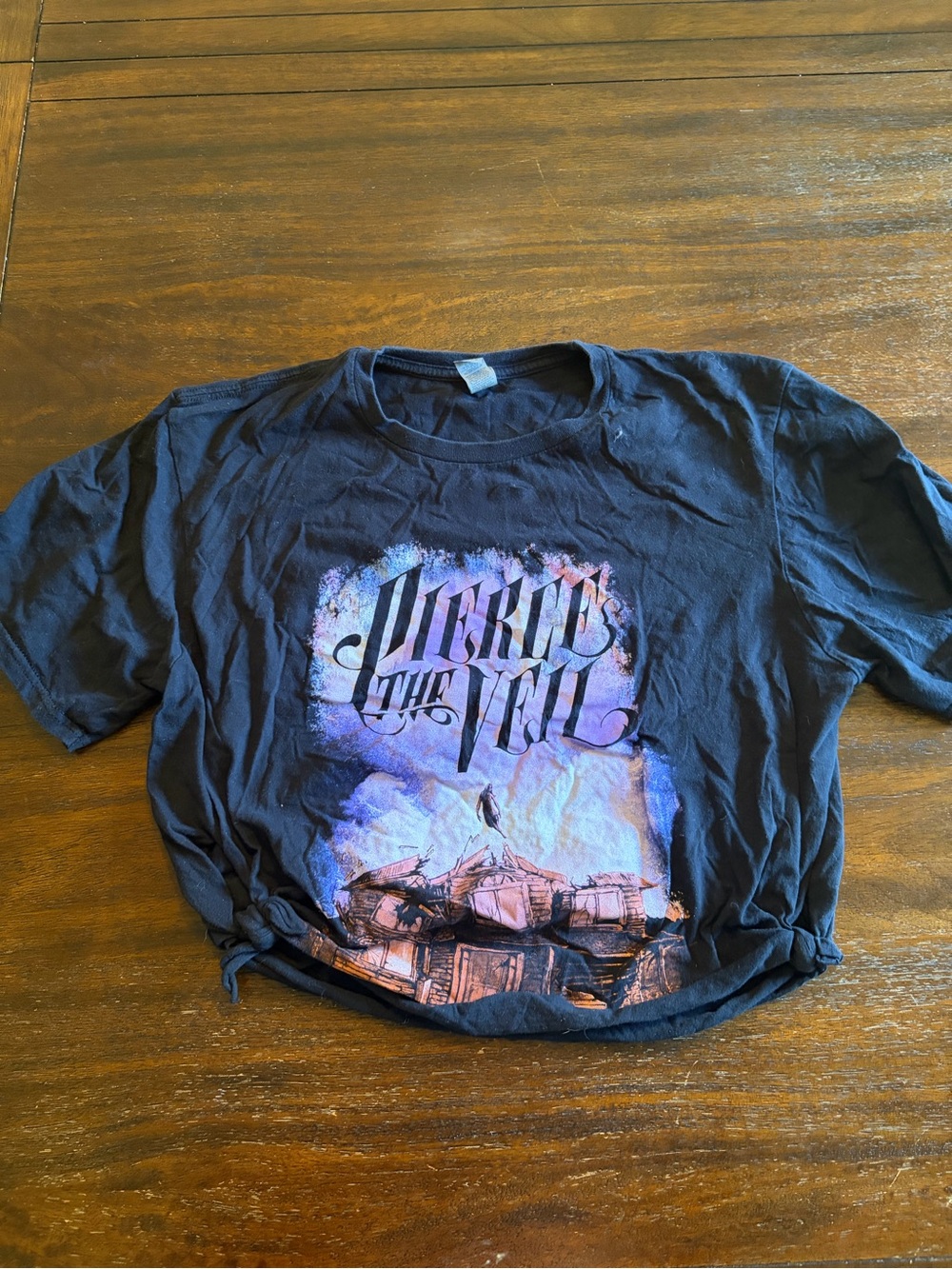 Pierce The Veil Band Graphic T-Shirt Black Gildan Size L Cropped Tie Hem
